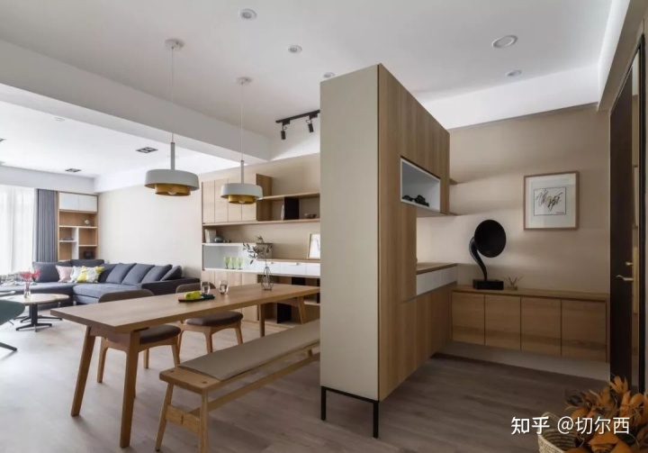 這樣設(shè)計(jì)玄關(guān)隔斷，即實(shí)用又美觀。