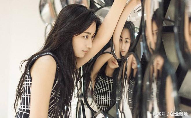 這樣玩轉(zhuǎn)鏡子，美發(fā)店裝修居然更美了，錢也省了不少！