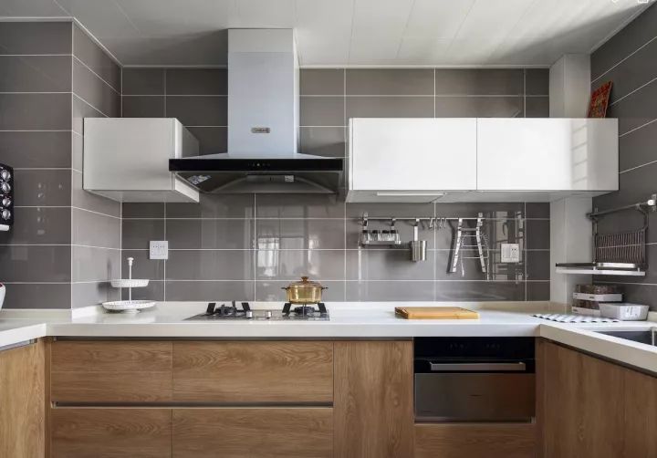 你家廚房想用什么色系？20多款效果圖供你參考！