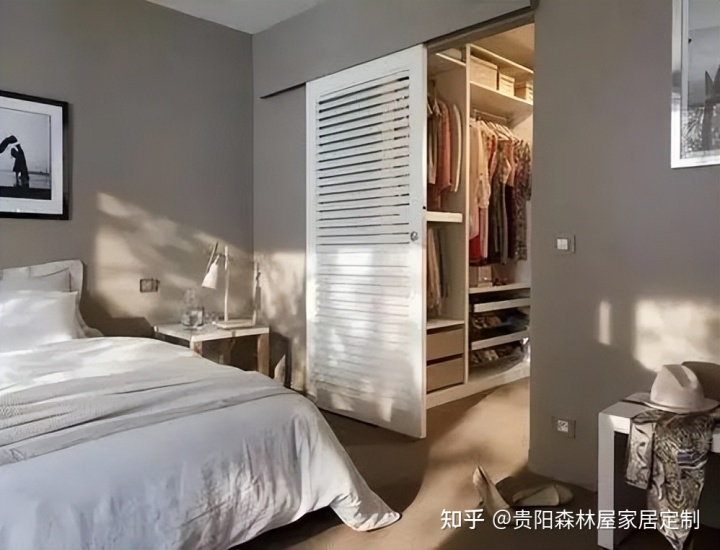 新房裝修，小戶型衣帽間怎么設(shè)計(jì)？教你4招輕松搞定