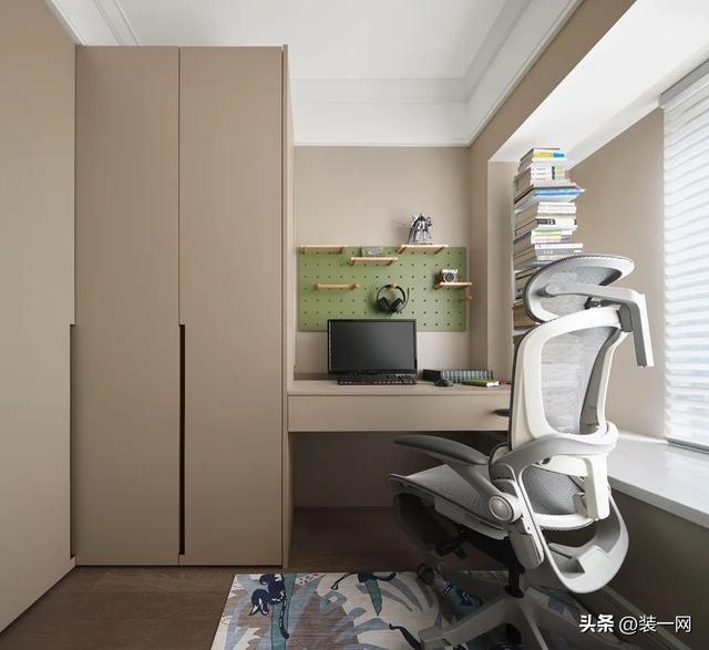 房屋浪漫布置圖片(95平米法式風(fēng)格裝修，輕奢浪漫居所，姐妹們的夢想小家)(圖9)