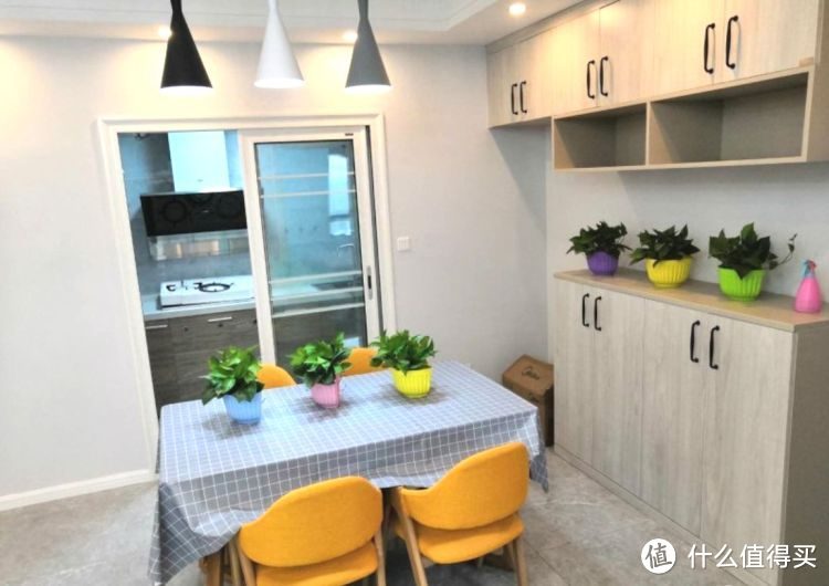 剛完工的新房，硬裝15萬(wàn)設(shè)計(jì)成現(xiàn)代簡(jiǎn)約風(fēng)格，看一眼都是享受