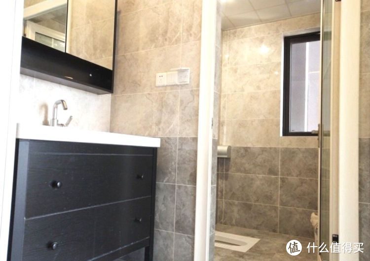 剛完工的新房，硬裝15萬(wàn)設(shè)計(jì)成現(xiàn)代簡(jiǎn)約風(fēng)格，看一眼都是享受