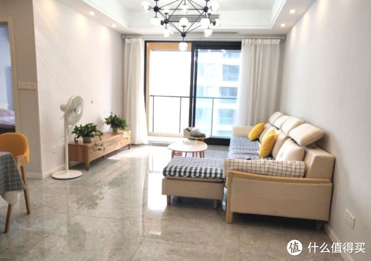 剛完工的新房，硬裝15萬(wàn)設(shè)計(jì)成現(xiàn)代簡(jiǎn)約風(fēng)格，看一眼都是享受