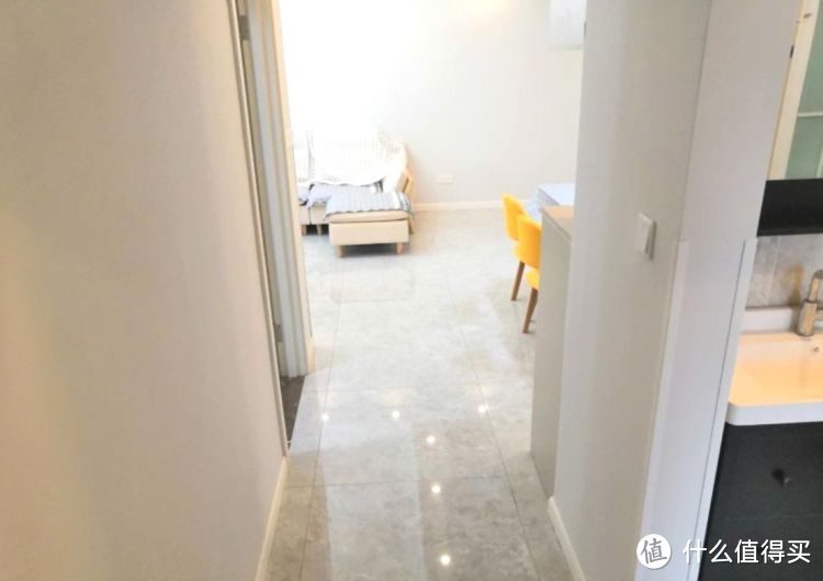 剛完工的新房，硬裝15萬(wàn)設(shè)計(jì)成現(xiàn)代簡(jiǎn)約風(fēng)格，看一眼都是享受