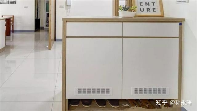 裝修師傅給玄關(guān)做了8處設(shè)計，朋友驚呼：怎么想到的，太實(shí)用了！