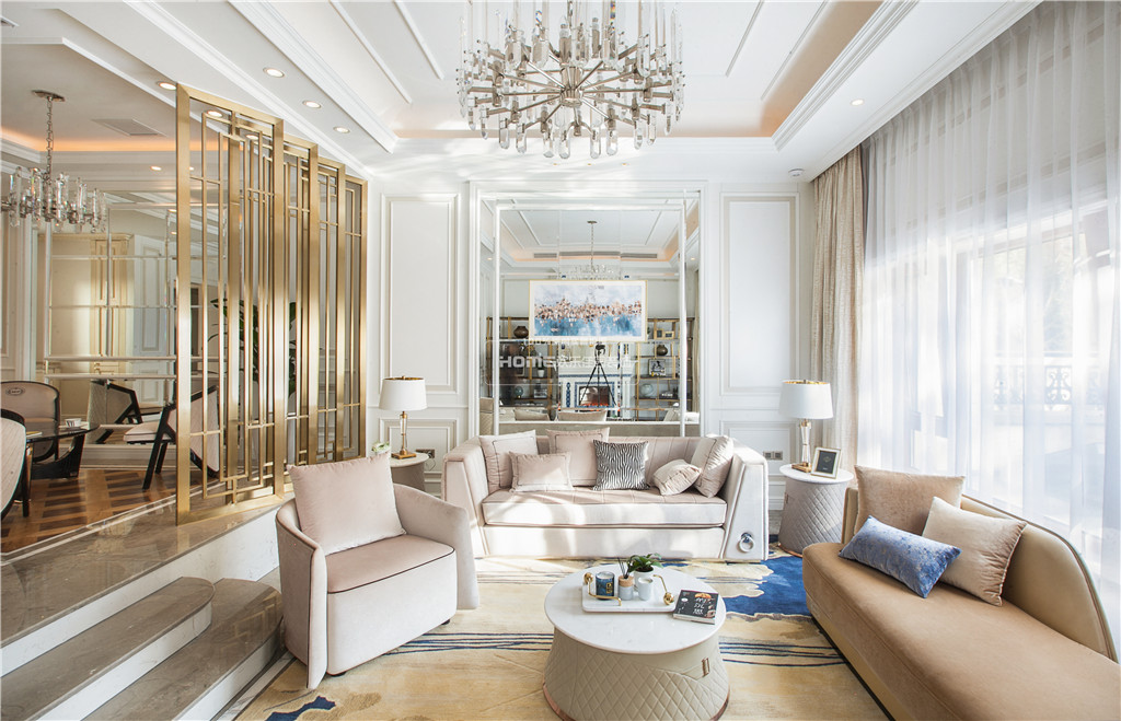客廳吊頂裝修效果圖歐式私宅，柔美展現(xiàn)家居的奢華與北歐極簡(jiǎn)客廳設(shè)計(jì)圖片賞析