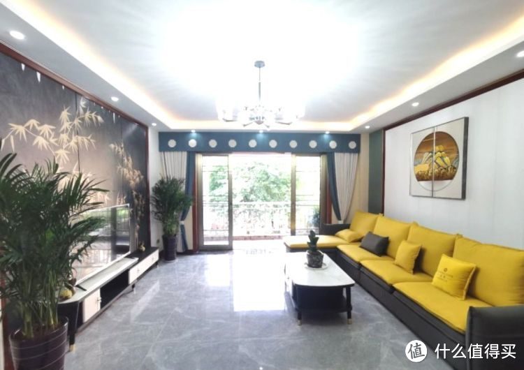 136㎡錯層大四房，優(yōu)雅的新中式裝修，衣柜里面裝廁所，誰見過？