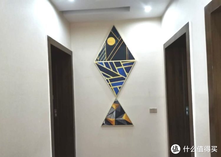 136㎡錯層大四房，優(yōu)雅的新中式裝修，衣柜里面裝廁所，誰見過？