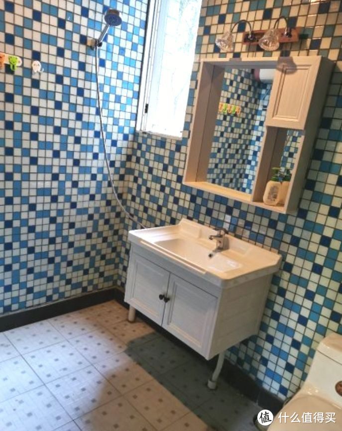 136㎡錯層大四房，優(yōu)雅的新中式裝修，衣柜里面裝廁所，誰見過？