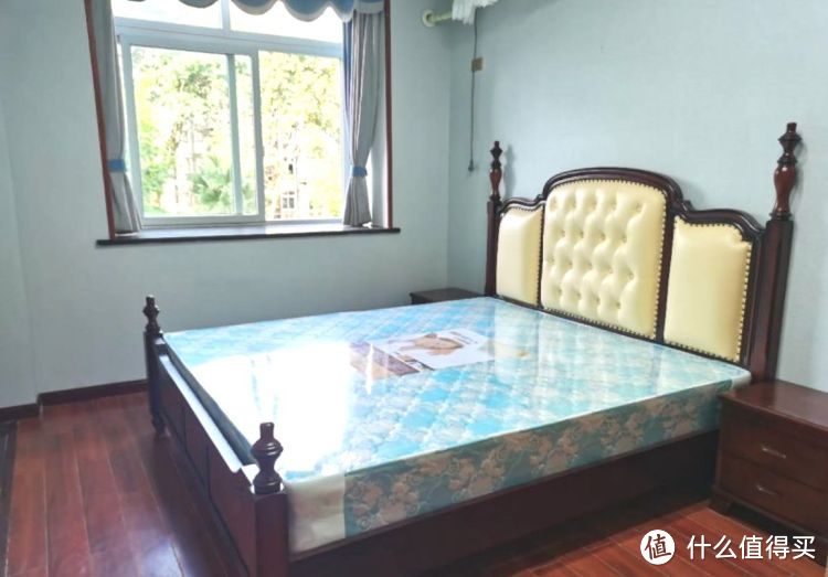 136㎡錯層大四房，優(yōu)雅的新中式裝修，衣柜里面裝廁所，誰見過？