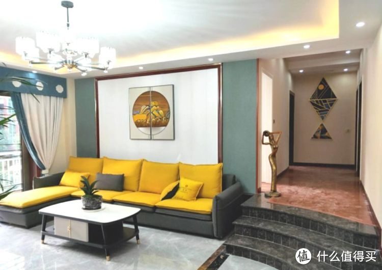 136㎡錯層大四房，優(yōu)雅的新中式裝修，衣柜里面裝廁所，誰見過？