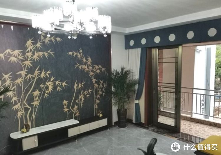 136㎡錯層大四房，優(yōu)雅的新中式裝修，衣柜里面裝廁所，誰見過？