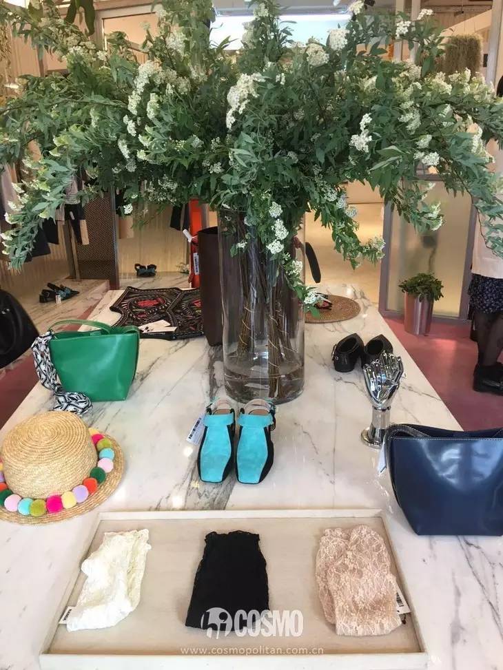 內衣店裝修圖_圖滿多裝修效果圖童裝店_烘培店裝修cad圖