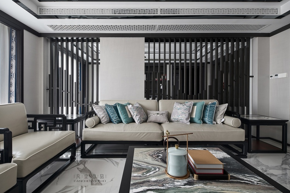 客廳沙發(fā)裝修效果圖新中式，燕東園中式現(xiàn)代客廳設(shè)計(jì)圖片賞析