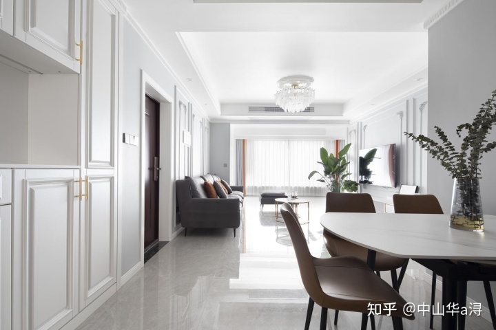 【中山華潯】優(yōu)雅的簡歐風(fēng)格平層住宅，柔和的客廳設(shè)計(jì)實(shí)在太舒服了