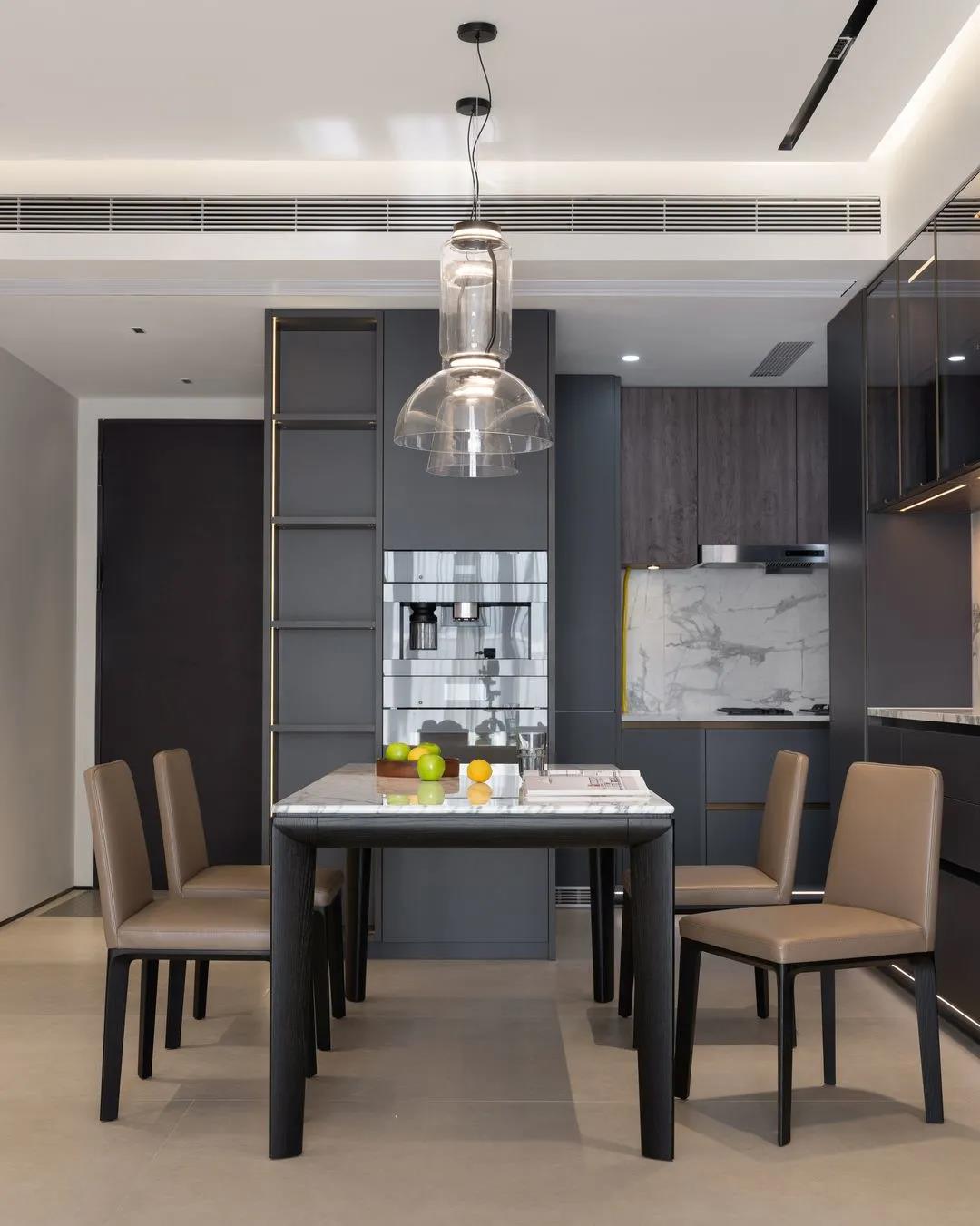 122㎡全屋高能：玄關(guān)收納/無吊頂/觀景陽臺，贊！