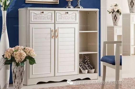 進門靠墻鞋柜效果圖片_進門鞋柜裝修效果圖_進門客廳玄關鞋柜裝修效果圖