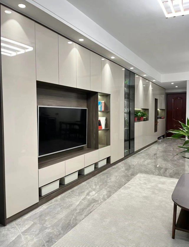 121平三室兩廳裝修，入住2個月，入戶滿墻柜很滿意