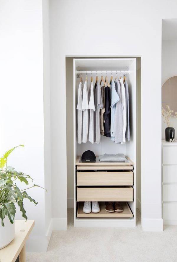 三亞裝修公司：小戶型房子裝修，臥室墻上挖三個壁櫥！