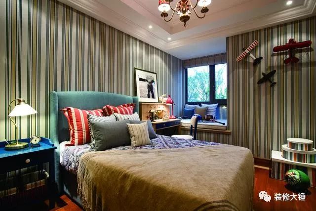 女生臥室裝修效果圖_臥室陽臺(tái)裝修效果圖片_臥室裝修效果