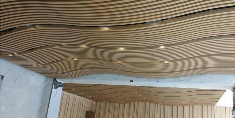 裝飾界的新興材料，造型吊頂波浪弧形鋁方通你知道嗎？