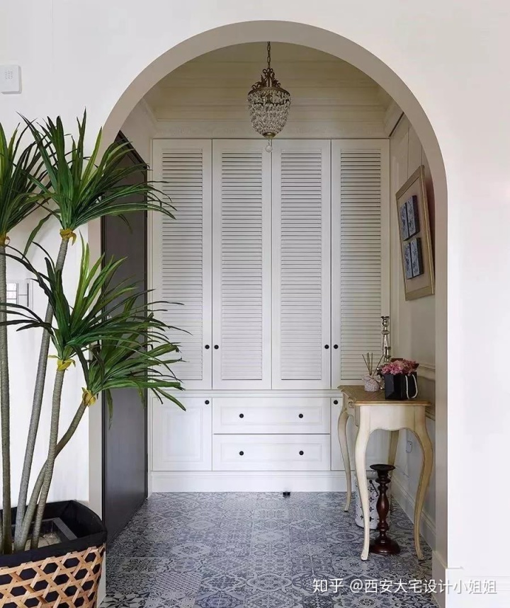 門(mén)廳玄關(guān)裝修效果圖_電梯入戶門(mén)廳裝修效果_門(mén)廳鞋柜玄關(guān)裝修效果圖大全